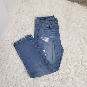 American Eagle distressed slouchy jeans size 8